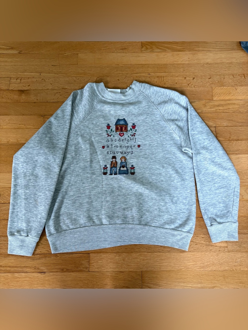 Embroidered Crewneck Vintage